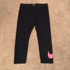 Nike women’s large Capri leggings